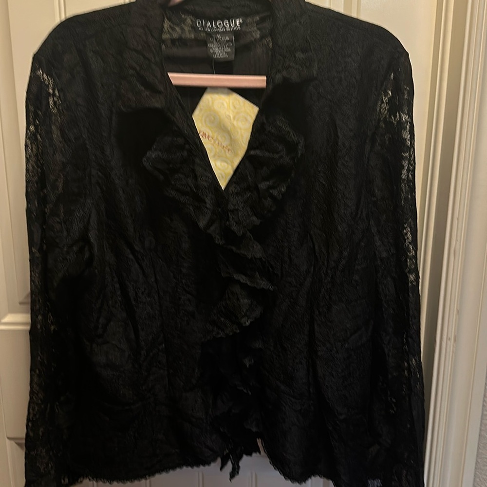 Nwt QVC Dialogue beautiful lace black top with ruffles. Size xl.